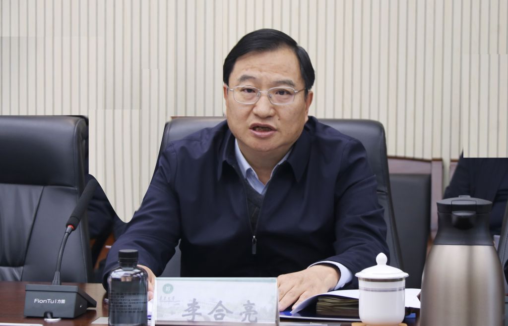 山东省委政研室副主任王厚柱一行来我校调研指导